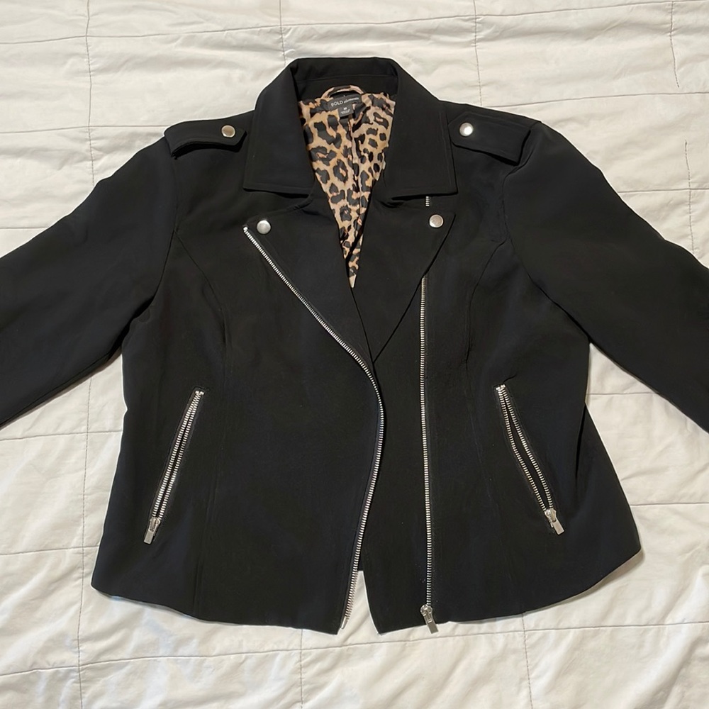 Bold elements Medium sized jacket